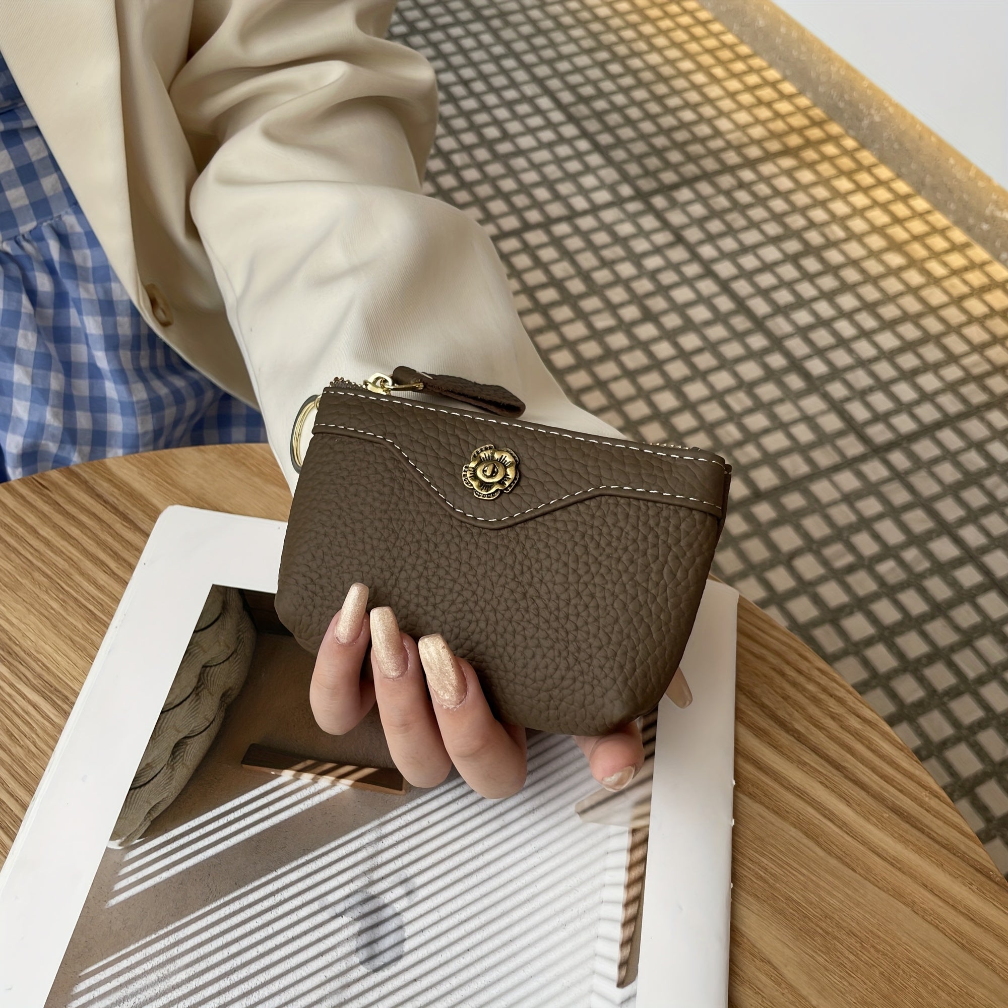Fashionable And Exquisite European And American Popular Solid Color Leather Zippered Coin Purse And Key Pouch, a Mini Compact Coin Wallet And Card Holder