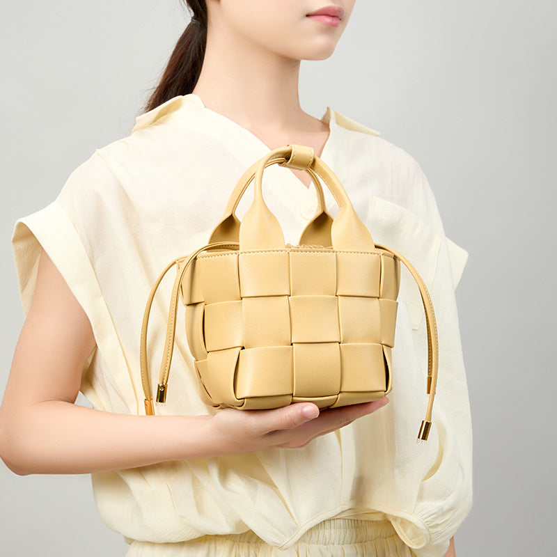 High-End Genuine Leather Woven Bag | Cowhide Niche Vegetable Basket Bucket Bag with Multiple Compartments, Fashionable Commuting Design, Practical Daily Storage, Elegant Women's Bag, Soft and Durable