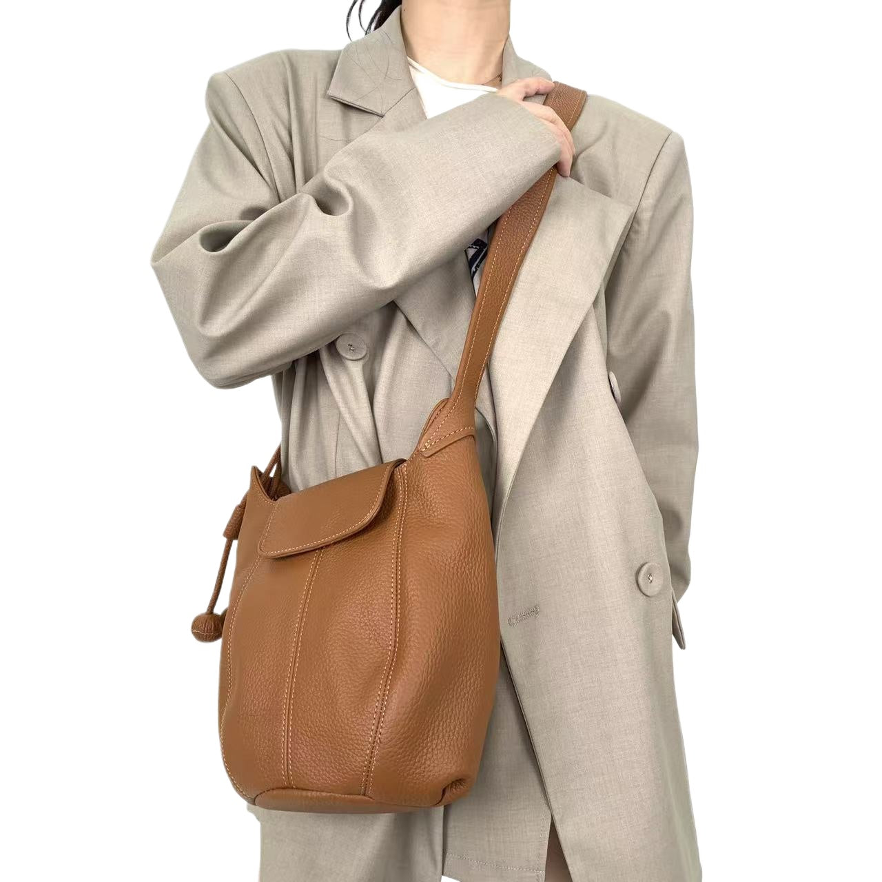 Genuine Leather Crossbody Bag for Women - Stylish Minimalist Handbag Featuring Zipper Closure, Gold-Toned Accents & Removable Strap, Compact Daily Purse for Work And Travel, \u002FBrown\u002F, Crossbody Bag