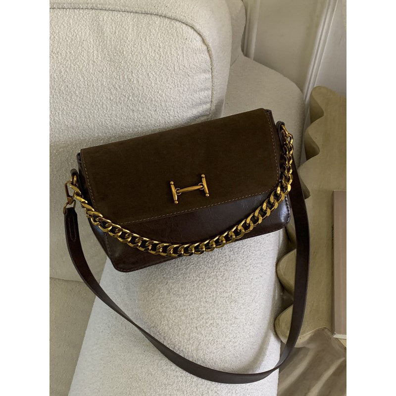 Trendy Small Square Handbag for Autumn And Winter 2025, Featuring a Vintage Design And Made of Soft Faux Leather, Suitable for Underarm, Shoulder, Or Crossbody Use